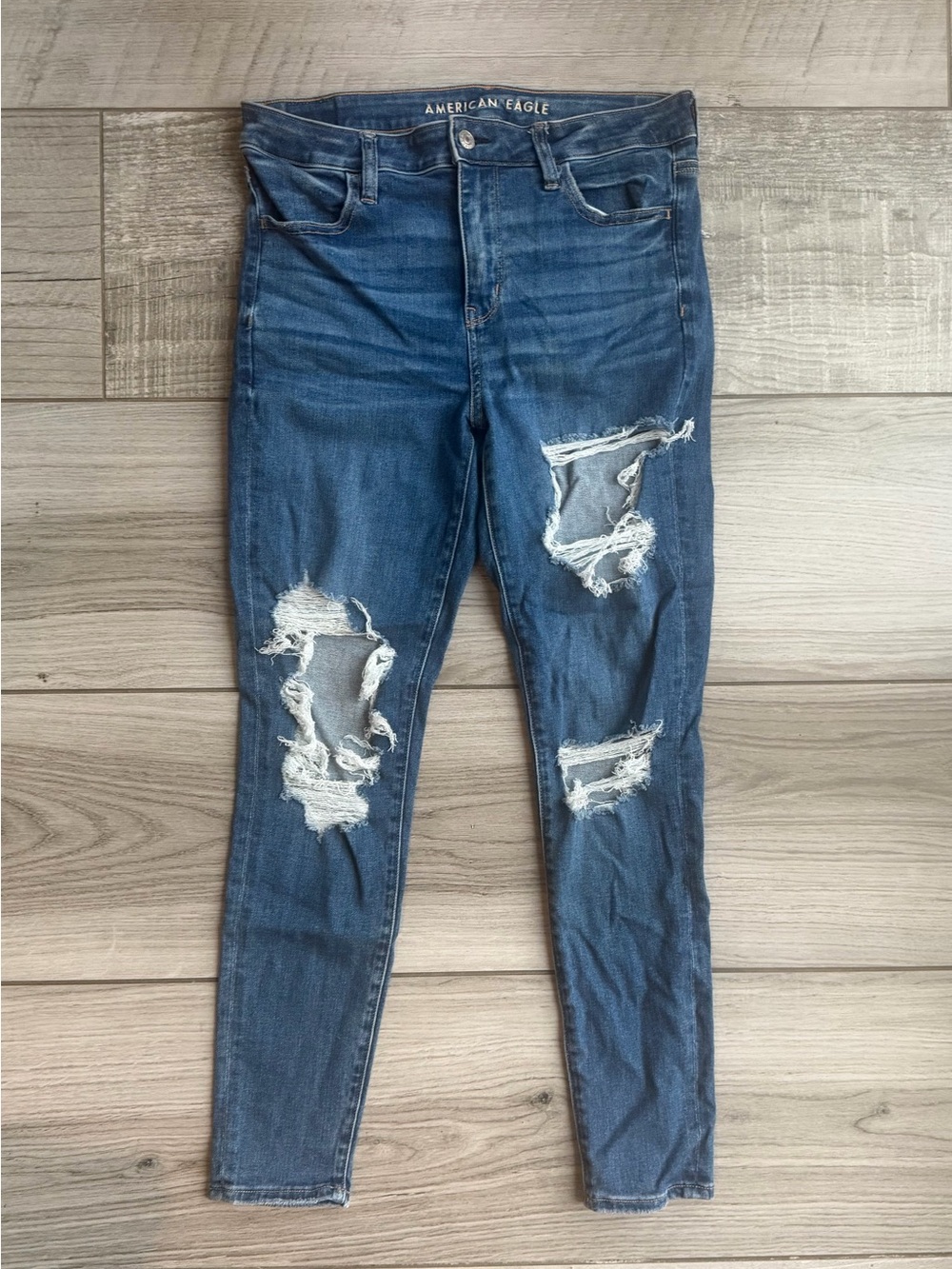 American Eagle Outfitters Women's Ripped Skinny Jeans